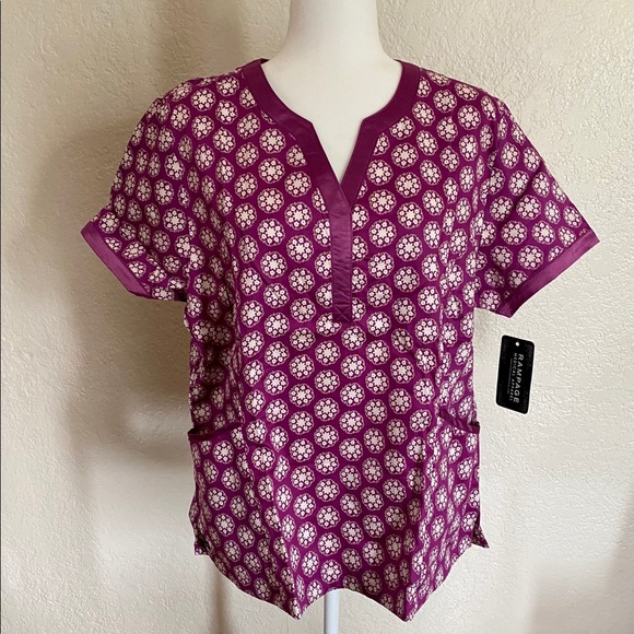 NWT Rampage XL scrub top HP! - Picture 1 of 5